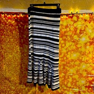 Size 2x (20) black and white ankle length skirt by SCOOP